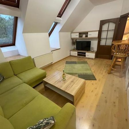 Lovely Old Town Apartment Братислава Экстерьер фото