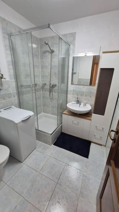 Lovely Old Town Apartment Братислава Экстерьер фото